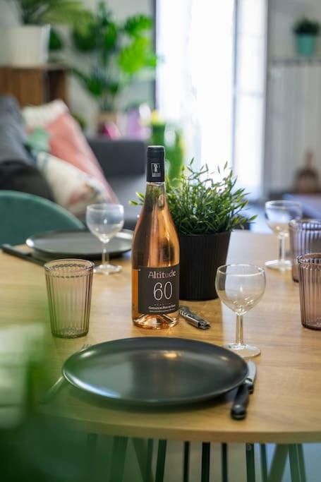Charmant T2 Proche Place Aux Herbes ユゼ エクステリア 写真