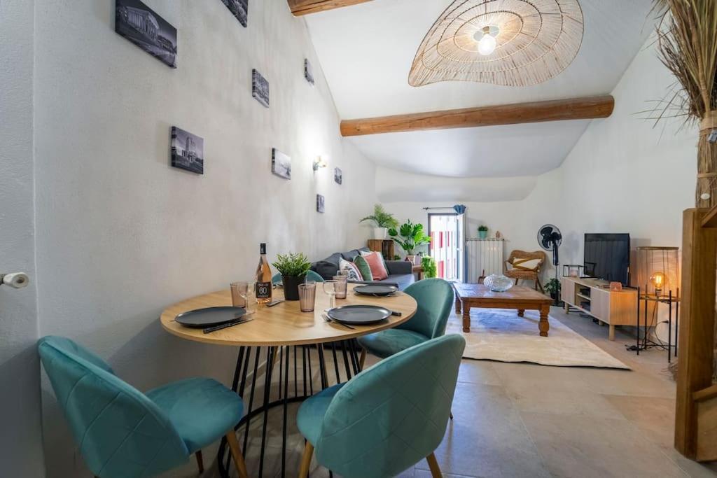 Charmant T2 Proche Place Aux Herbes ユゼ エクステリア 写真
